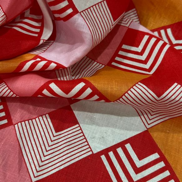 TECIDO CAMBRAIA DE LINHO PURO ABSTRATO VERMELHO • Conexão Tecidos