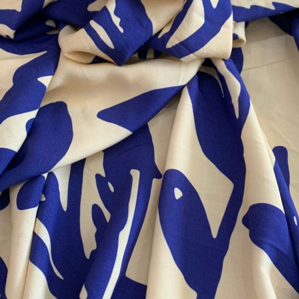 Tecido Viscose Estampada Floral Blue • Conexão Tecidos