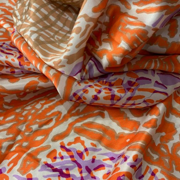 Tecido Viscose Estampada Acetinada Premium Simétrico • Conexão Tecidos