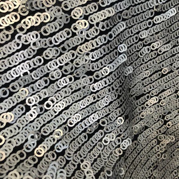 Tecido Paetê Prateado • Conexão Tecidos