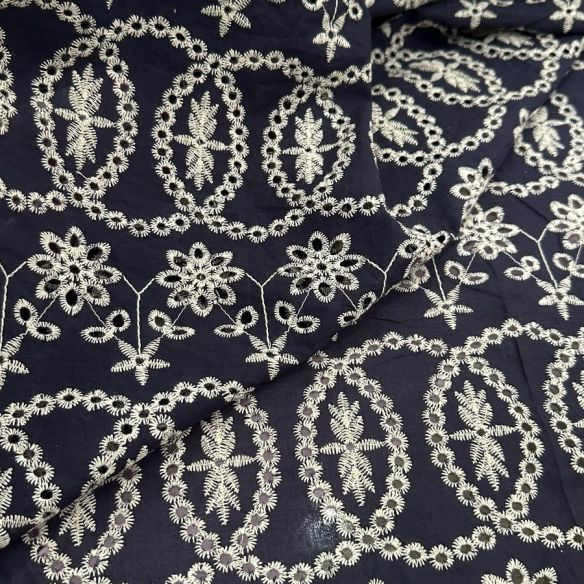 Tecido Lese De Algodão Navy Blue Embroidery • Conexão Tecidos