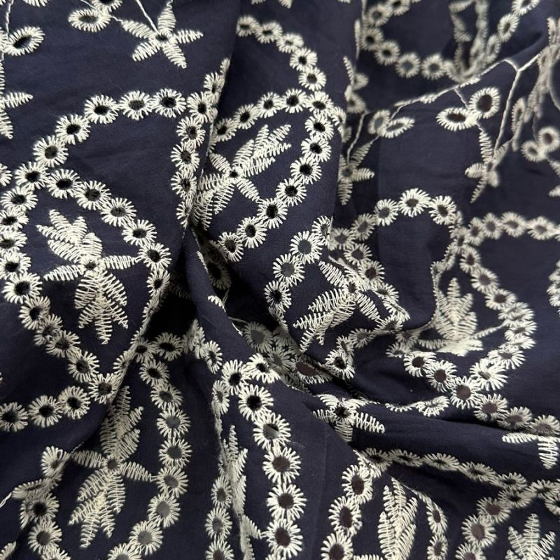 Tecido Lese De Algodão Navy Blue Embroidery • Conexão Tecidos