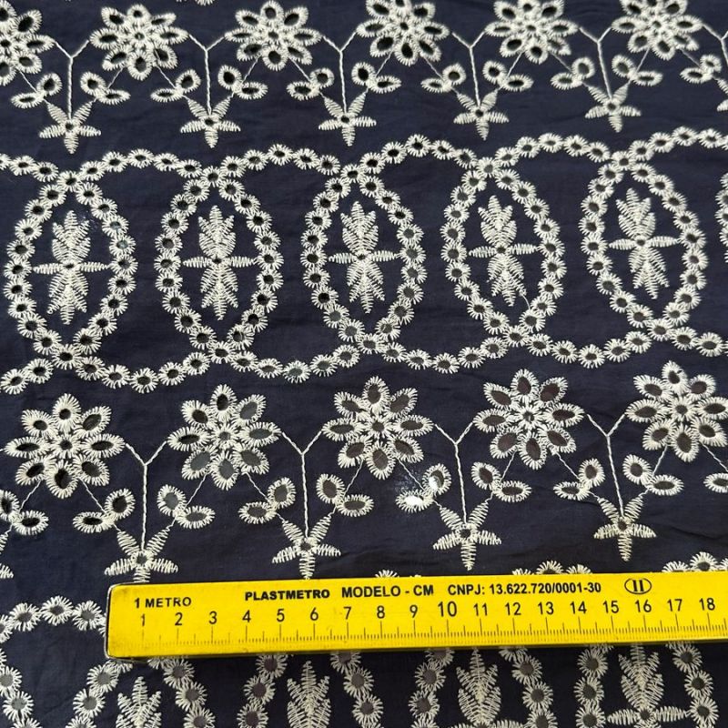 Tecido Lese De Algodão Navy Blue Embroidery • Conexão Tecidos