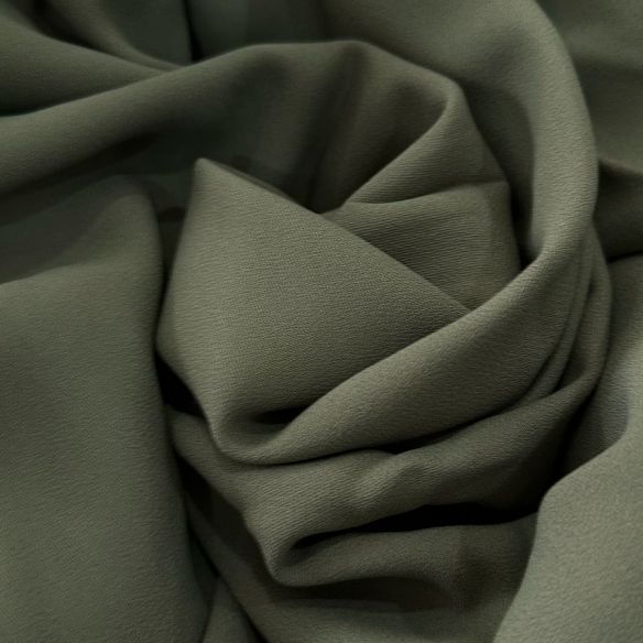 CREPE PATOU VERDE OLIVEIRA • Conexão Tecidos