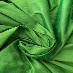SHANTUNG DE SEDA PURA VERDE. 
