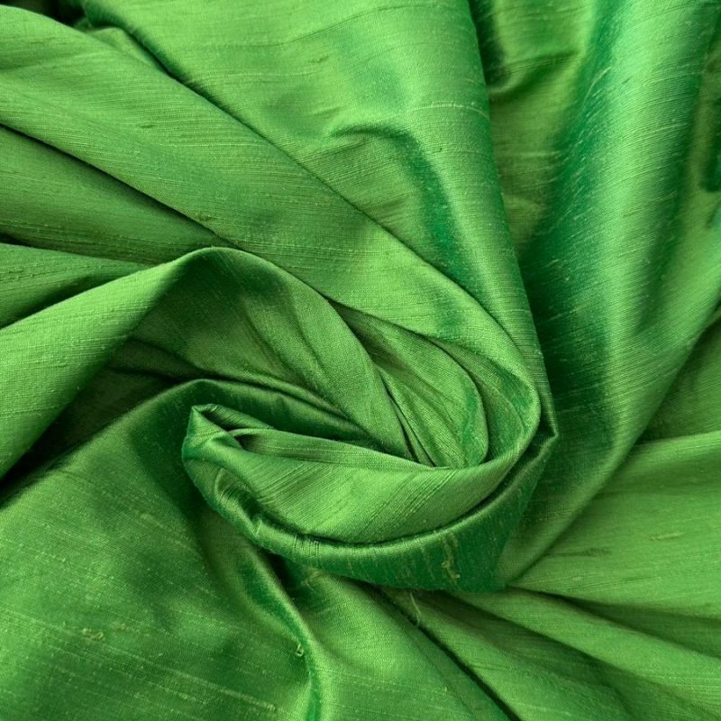 SHANTUNG DE SEDA PURA VERDE.