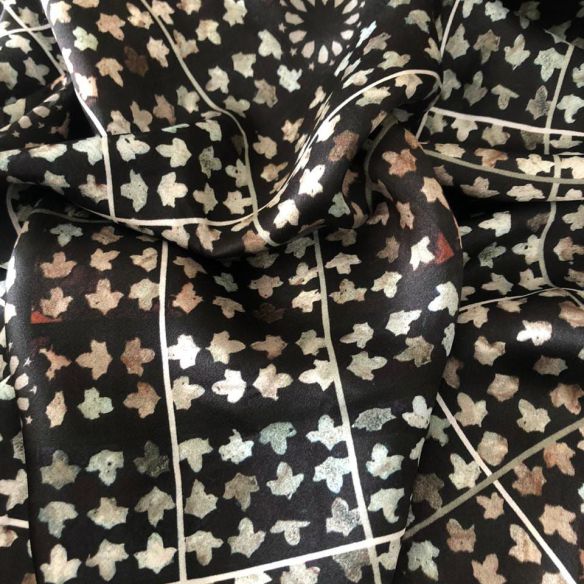 Tecido Cetim de Seda Estampado Winter • Conexão Tecidos