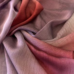 MUSSELINE TOQUE DE SEDA TEXTURIZADA DEGRADÊ RED PURPLE.  2