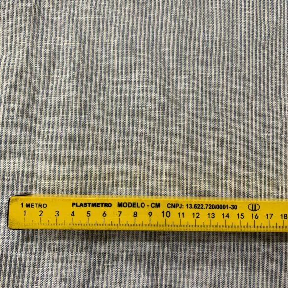 TECIDO LINHO PURO LISTRAS AZUL DELAVÊ. 