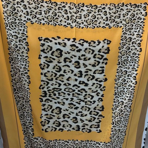 LENÇO EM CREPE DE CHINE EXCLUSIVO 1,70 X 1,40 • Conexão Tecidos