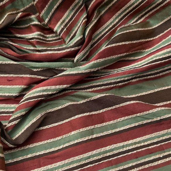 SHANTUNG DE SEDA PURA LISTRADO EXCLUSIVO I • Conexão Tecidos