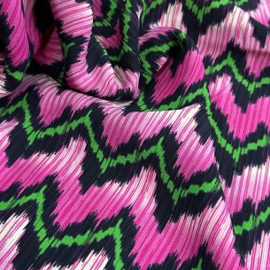 Tecido Tricrepe Estampado Chevron • Conexão Tecidos