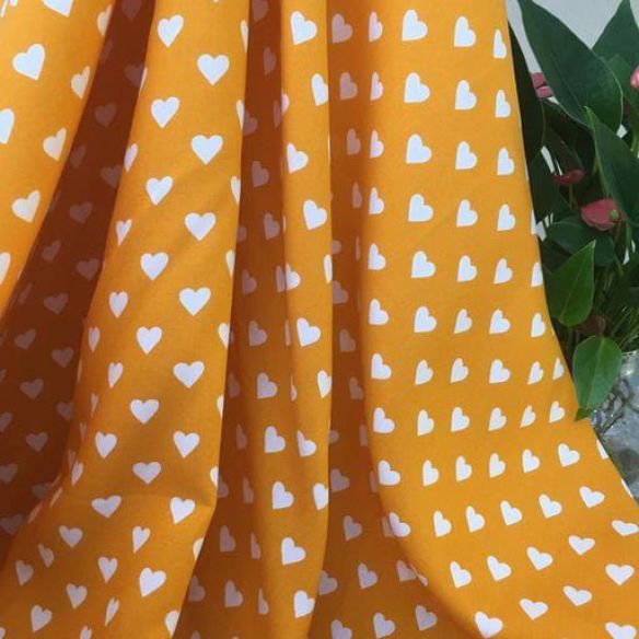 TECIDO VISCOSE ESTAMPADA ORANGE HEART • Conexão Tecidos