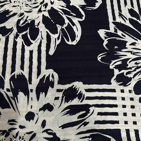 Tecido Viscose Estampada Maquinetada Retrô • Conexão Tecidos