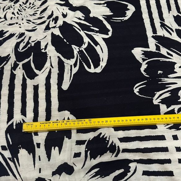 Tecido Viscose Estampada Maquinetada Retrô • Conexão Tecidos