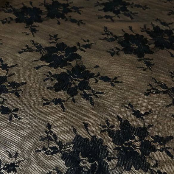 Tecido Renda Chantilly Preta Versailles Noturna • Conexão Tecidos