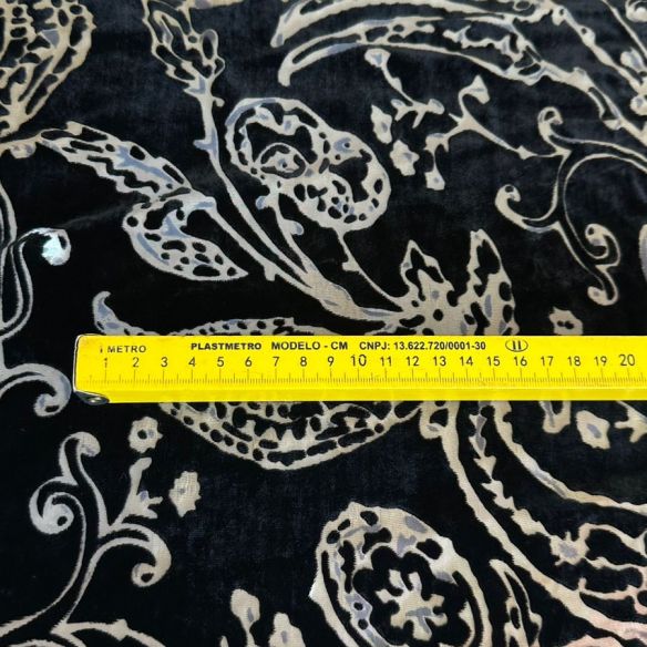 Tecido Veludo De Seda Preto Estampado • Conexão Tecidos