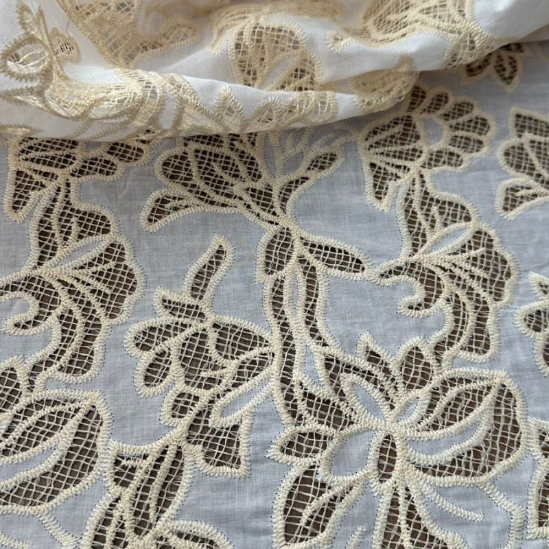 Renda Richelieu Flor de Marfim • Conexão Tecidos