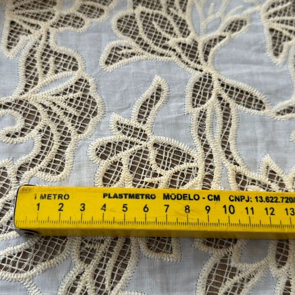 Tecido Renda Richelieu Flor De Marfim • Conexão Tecidos