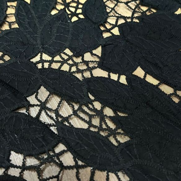 Tecido Renda Richelieu Lux Noir • Conexão Tecidos