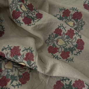 Alfaiataria Liocel Marrant Bordada Bege.  2