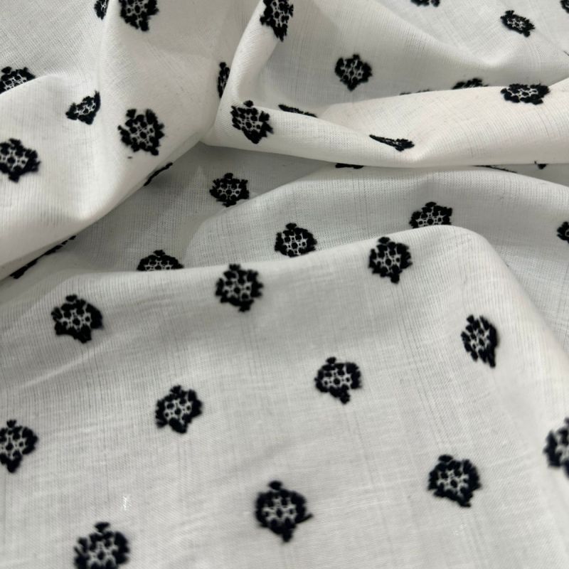 TECIDO CAMBRAIA DE ALGODÃO BORDADA EXOTIC • Conexão Tecidos