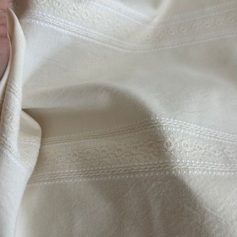 TECIDO CAMBRAIA DE ALGODÃO BORDADA BOHHO • Conexão Tecidos