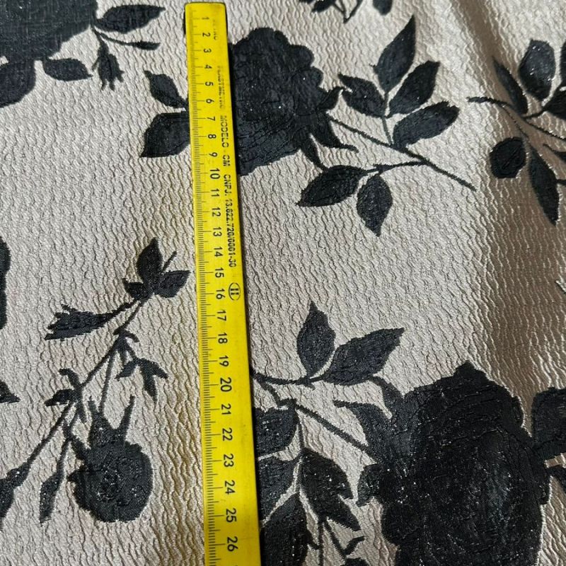 JACQUARD BROCADO DUPLA FACE BLACK & ROSE • Conexão Tecidos