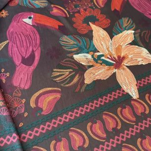 Tecido Tule De Malha Estampado Barrado Tucano Carmim • Conexão Tecidos