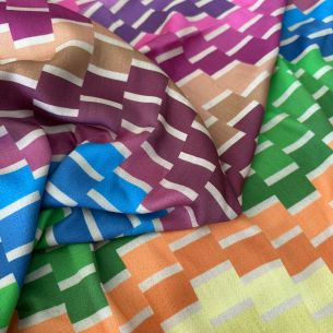 TECIDO VISCOSE ACETINADA ESTAMPA PATCHWORK • Conexão Tecidos 2