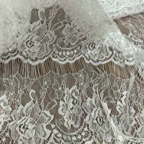 Tecido Renda Chantilly Branca. 