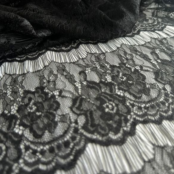 Tecido Renda Chantilly Preta • Conexão Tecidos
