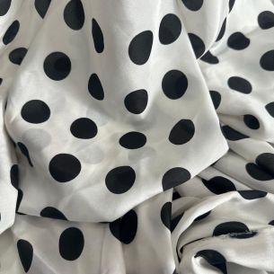 Tecido Crepe de Chine Estampado Poá • Conexão Tecidos