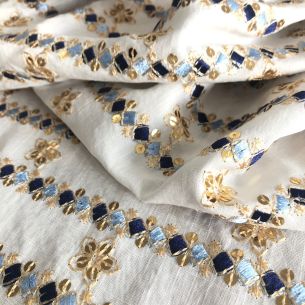 Tecido Viscolinho Bordado Indiano Bali Azul Marinho • Conexão Tecidos