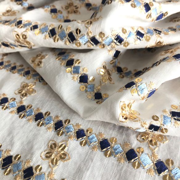 Tecido Viscolinho Bordado Indiano Bali Azul Marinho • Conexão Tecidos