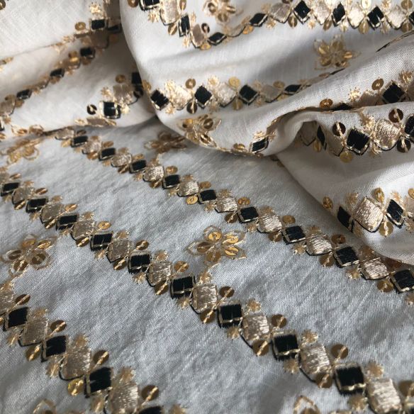 Tecido Viscolinho Bordado Indiano Bali Preto • Conexão Tecidos