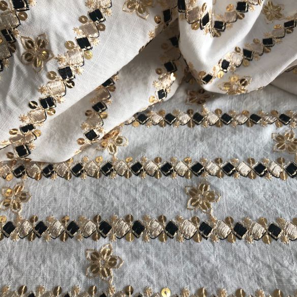 Tecido Viscolinho Bordado Indiano Bali Preto • Conexão Tecidos