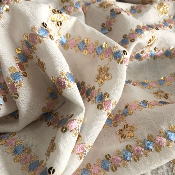 VISCOLINHO BORDADO INDIANO BALI AZUL E ROSA • Conexão Tecidos