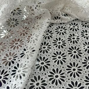 Tecido Lese Bordada Off White Floral Premium • Conexão Tecidos 2