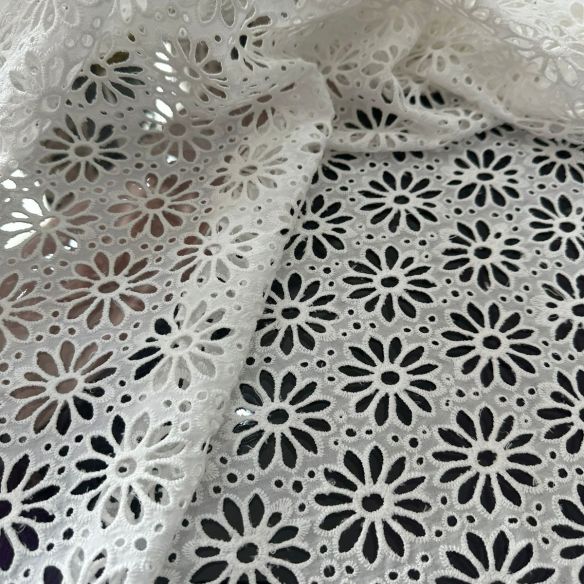 Lese Bordada OFF Floral Premium • Conexão Tecidos