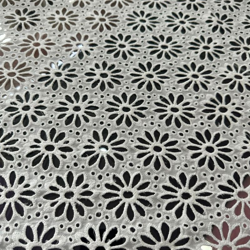 Tecido Lese Bordada Off White Floral Premium • Conexão Tecidos