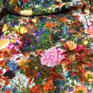 Tecido Viscose Estampada Floral Exuberante • Conexão Tecidos