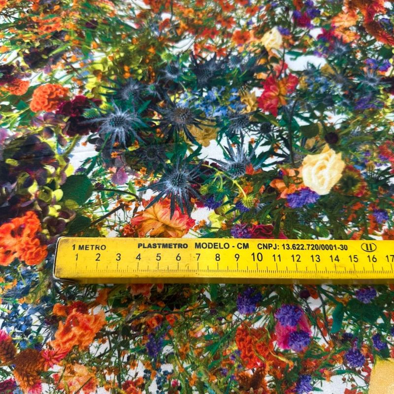 Tecido Viscose Estampada Floral Exuberante • Conexão Tecidos