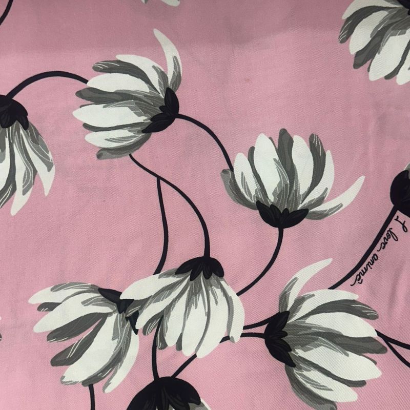 Tecido Viscose Estampada Lírio Do Oriente • Conexão Tecidos