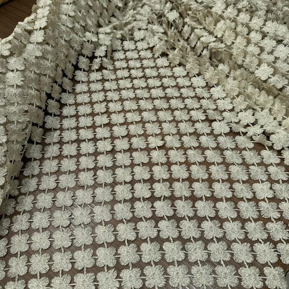 Tecido Renda Guipuir Bege Gold • Conexão Tecidos