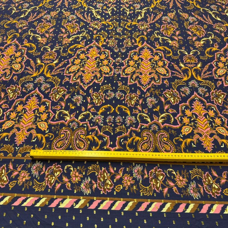 Tecido Viscose Estampada Barrado Luxo Oriental Foil • Conexão Tecidos