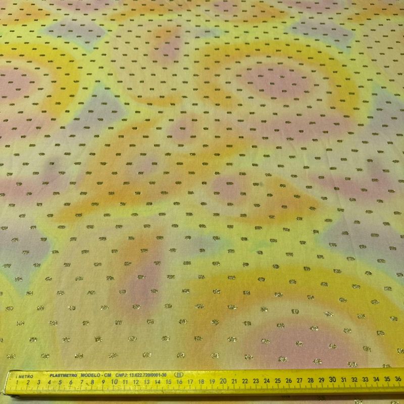 Tecido Viscose Estampada Nuvem de Ouro Foil • Conexão Tecidos