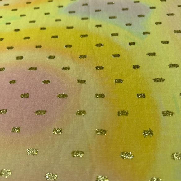 Tecido Viscose Estampada Nuvem de Ouro Foil • Conexão Tecidos