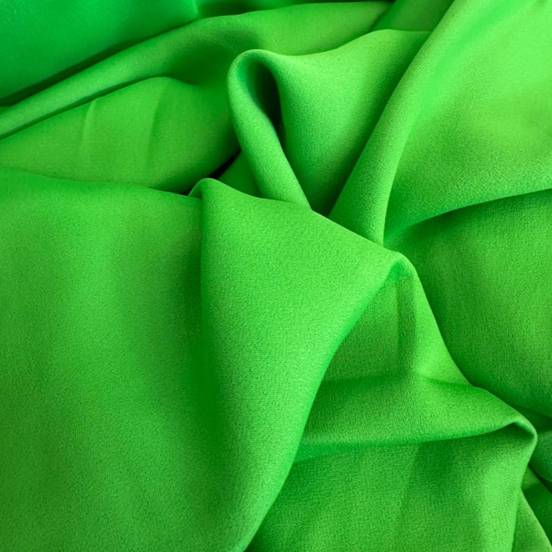 Tecido Crepe Patou Verde Maçã • Conexão Tecidos