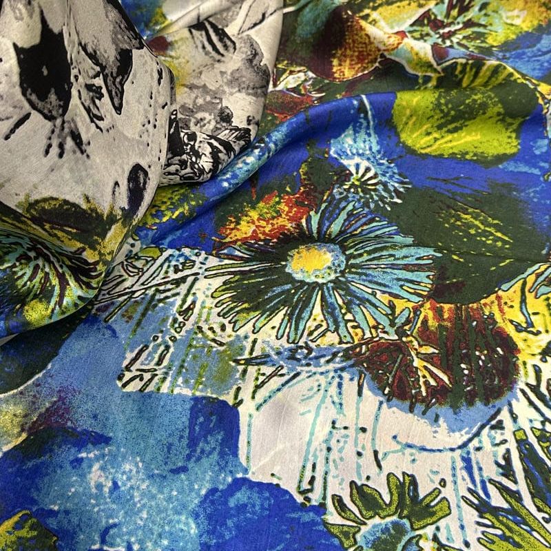 Tecido Palha De Seda Estampada Floral Azul Profundo • Conexão Tecidos